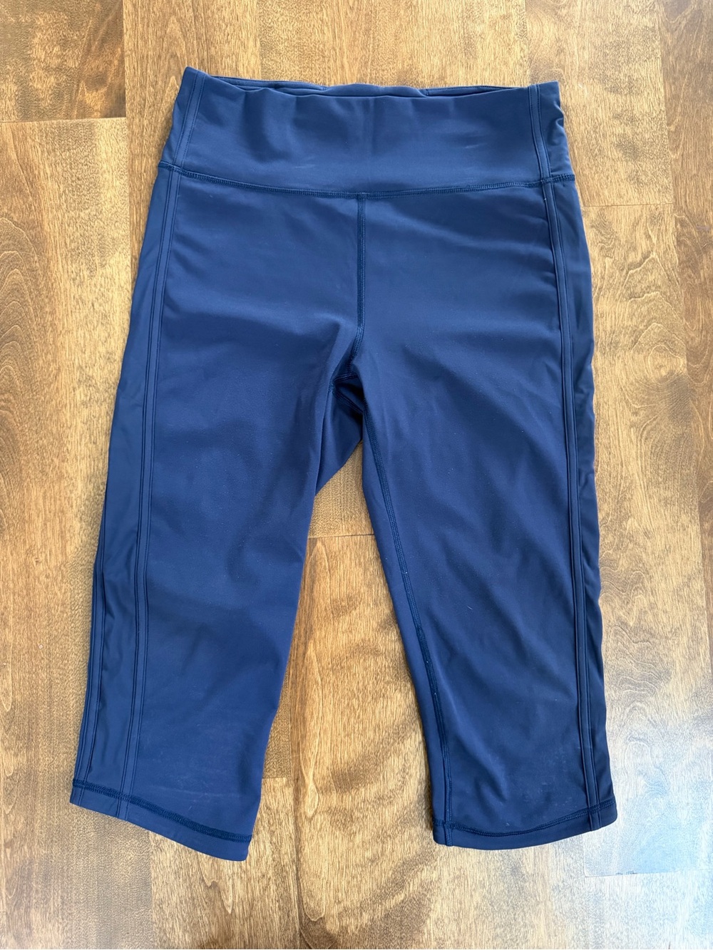 Lululemon Navy Cropped Capri Leggings 26” Size 8